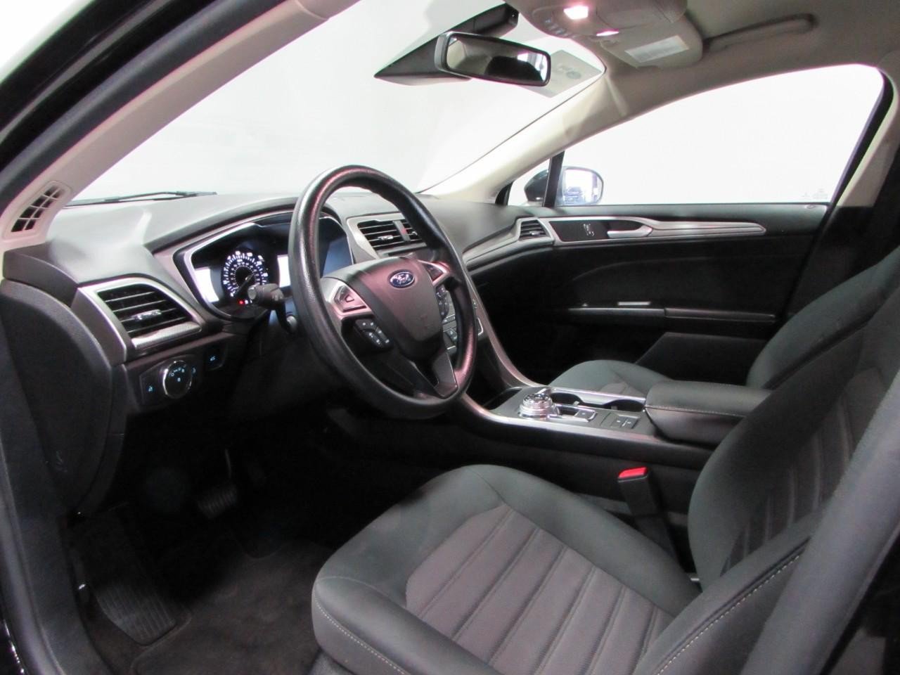 Certified 2020 Ford Fusion SE FWD image 12