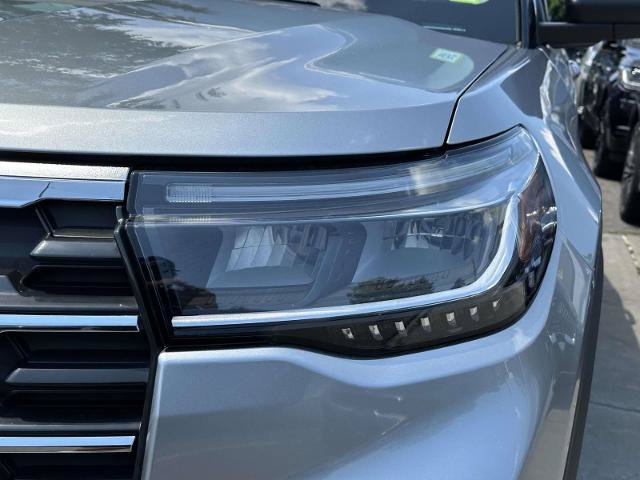 Certified 2025 Ford Explorer Active AWD/4WD image 7