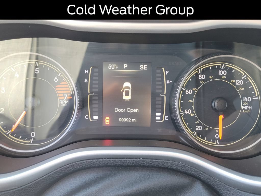Used 2018 Jeep Cherokee Latitude Plus w/ Cold Weather Group AWD/4WD image 24