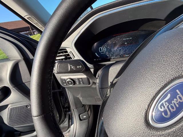 Certified 2025 Ford Escape Platinum AWD/4WD image 33