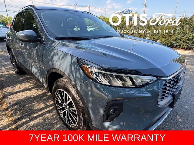 Certified 2025 Ford Escape SE w/ Class II Trailer Tow Package