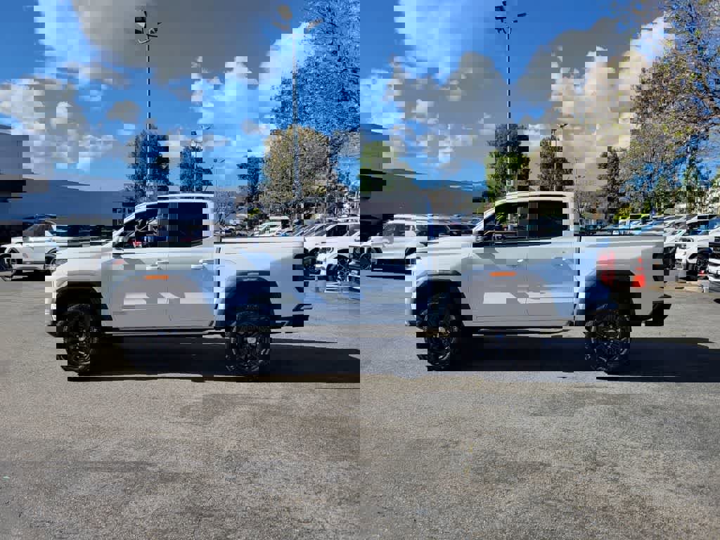 Used 2023 GMC Canyon Elevation w/ Trailering Package image 2