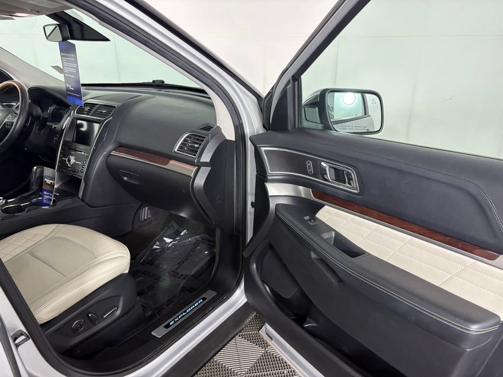 Certified 2018 Ford Explorer Platinum AWD/4WD image 41