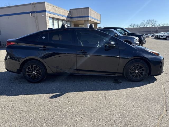 Used 2022 Toyota Prius XLE image 2
