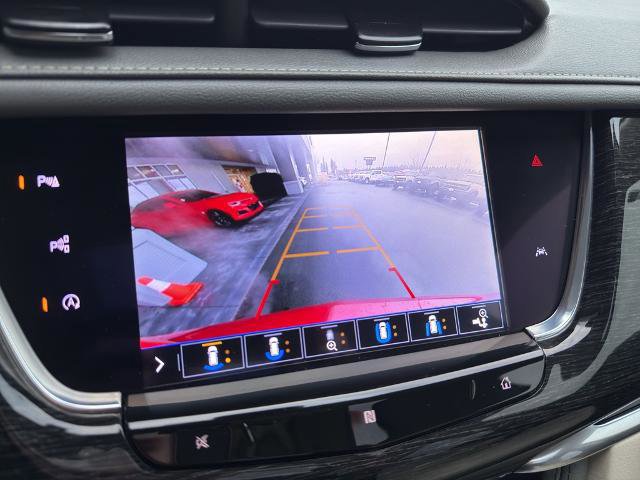 Used 2020 Cadillac XT6 Premium Luxury image 29