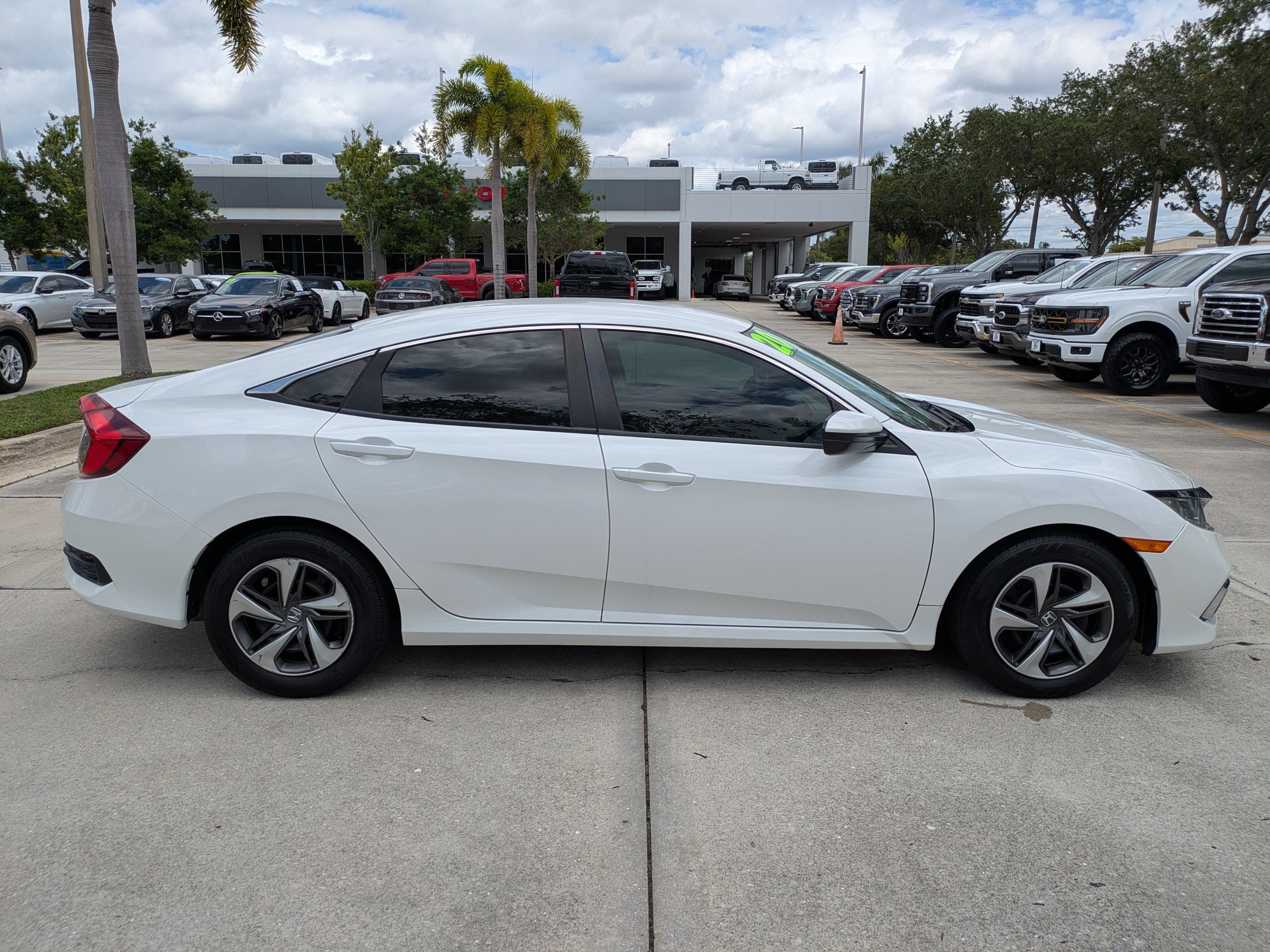 Used 2020 Honda Civic LX image 3
