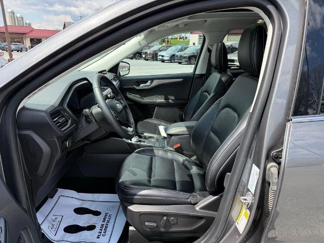 Certified 2022 Ford Escape Titanium w/ Class II Trailer Tow Package AWD/4WD image 12