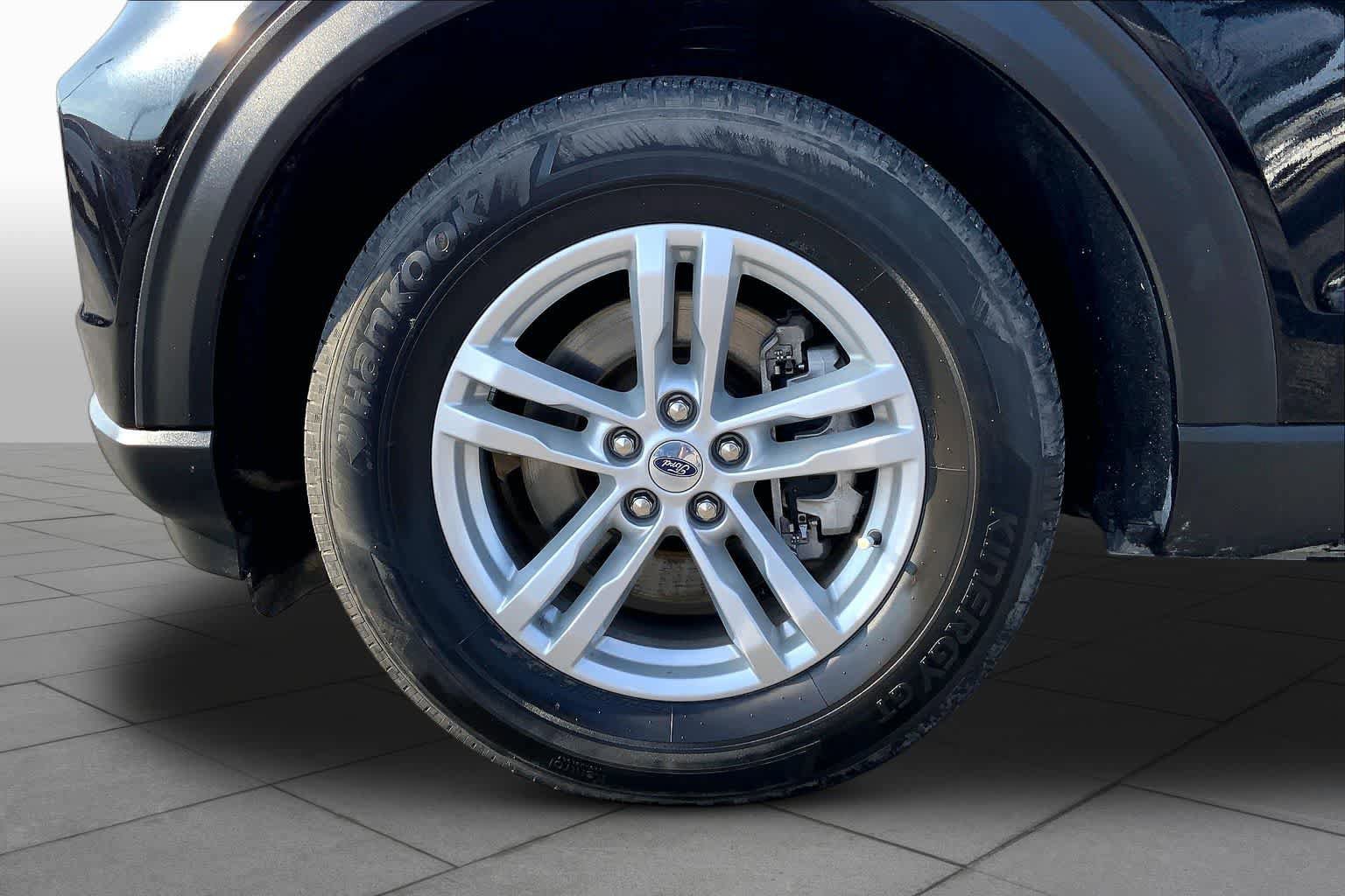 Certified 2023 Ford Explorer XLT RWD image 11