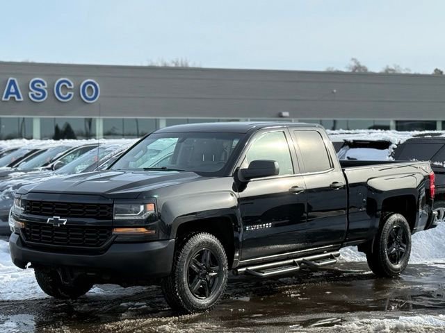 Used 2018 Chevrolet Silverado 1500 W/T image 2