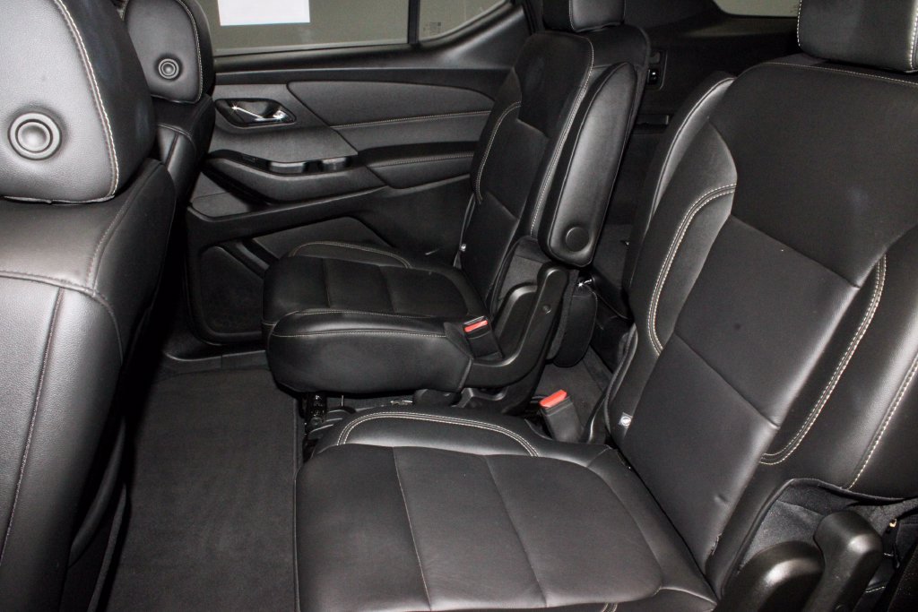 Used 2023 Chevrolet Traverse LT FWD image 23