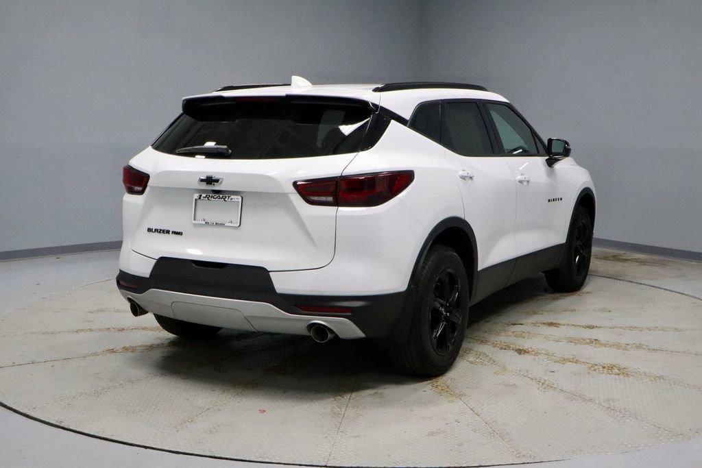 Used 2024 Chevrolet Blazer LT w/ Midnight/Sport Edition image 5