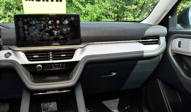 Certified 2025 Ford Explorer Active w/ Active Comfort Package AWD/4WD image 39