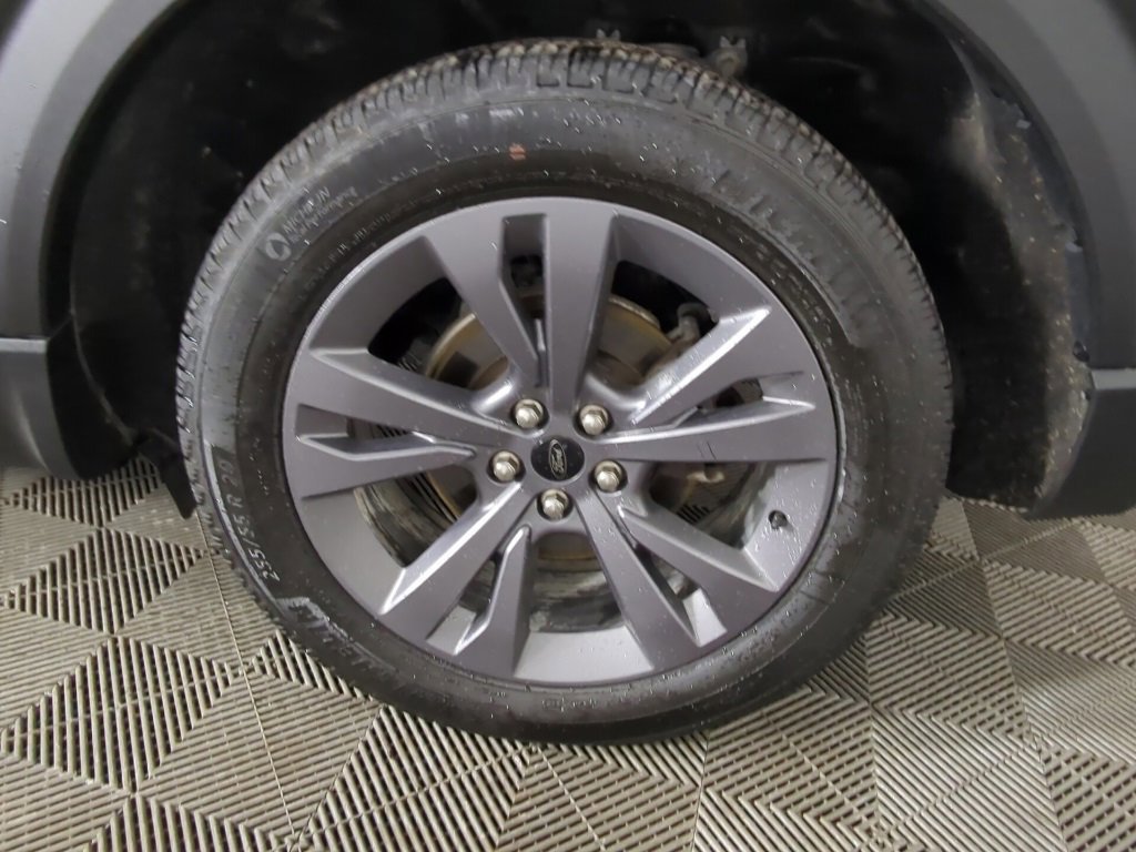 Certified 2023 Ford Explorer XLT w/ Equipment Group 202A image 9