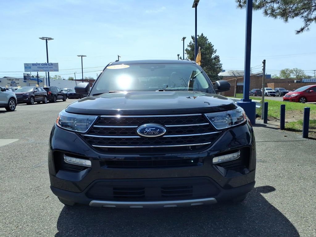 Certified 2023 Ford Explorer XLT w/ Equipment Group 202A AWD/4WD image 2