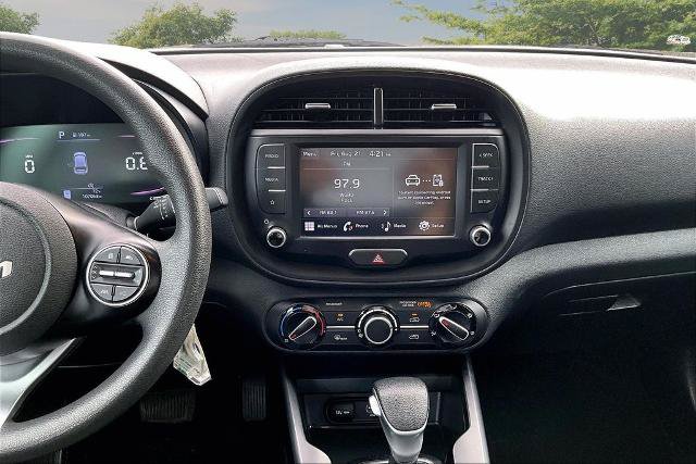 Used 2023 Kia Soul LX w/ Option Group 015 FWD image 6