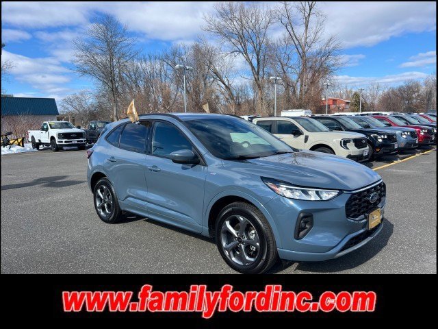 Certified 2024 Ford Escape ST-Line Select AWD/4WD image 5