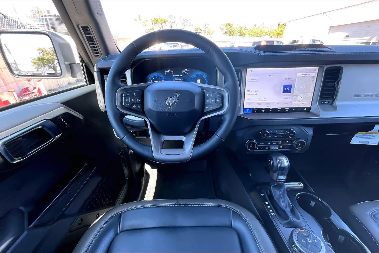 Certified 2025 Ford Bronco Outer Banks AWD/4WD image 6