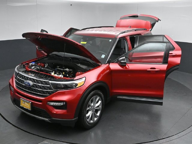 Certified 2024 Ford Explorer XLT w/ Equipment Group 202A AWD/4WD image 55