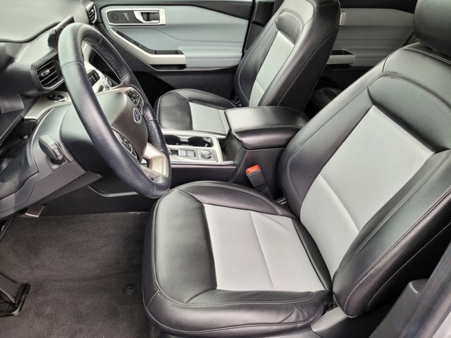 Certified 2022 Ford Explorer XLT w/ Equipment Group 202A image 16