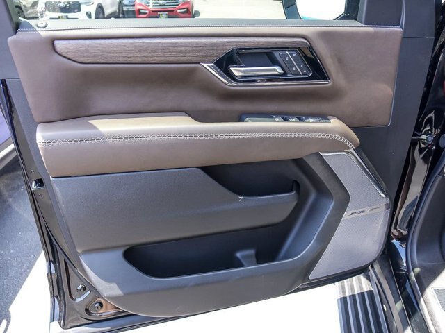 Used 2026 GMC Yukon Denali Ultimate AWD/4WD image 31