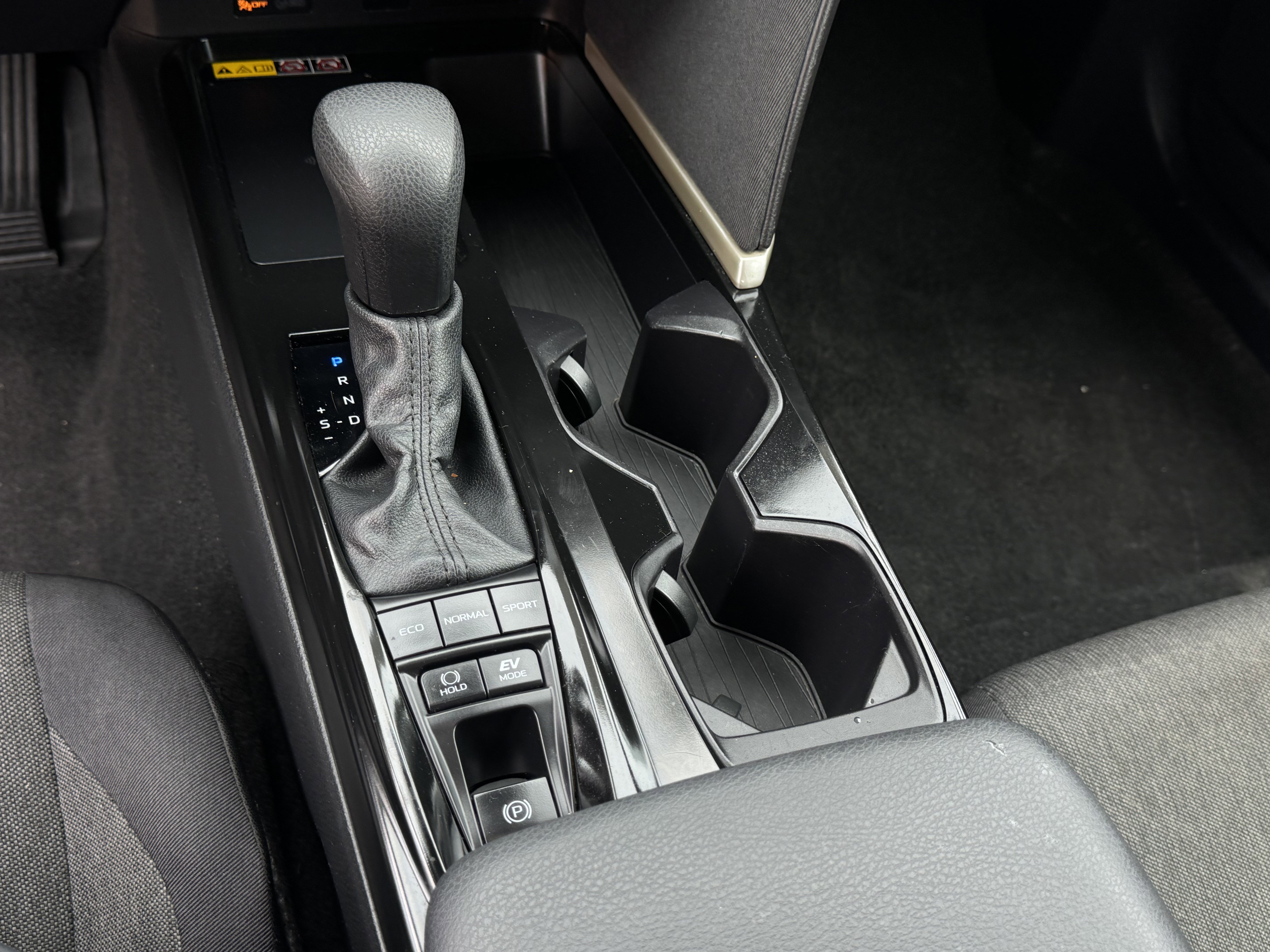 Used 2025 Toyota Camry LE image 18