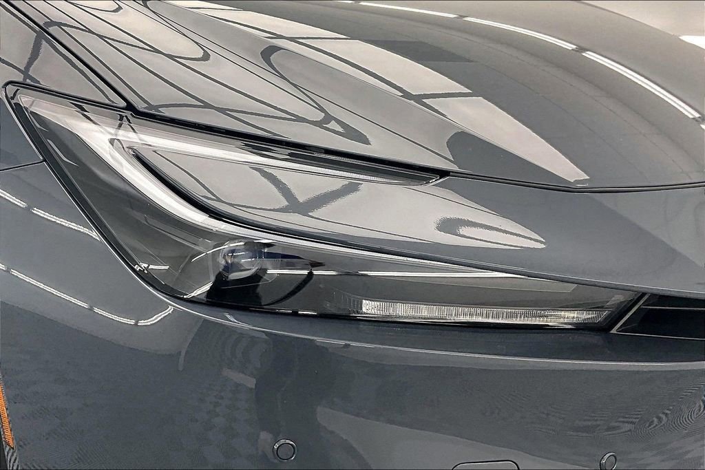 Used 2025 Toyota Prius LE FWD image 29