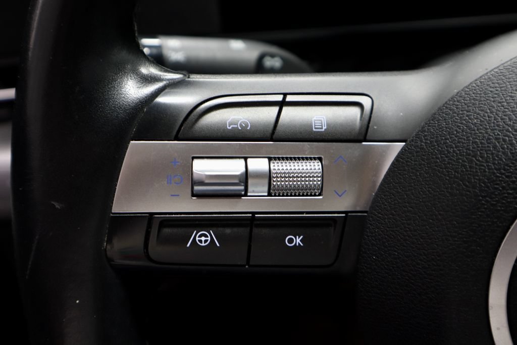 Used 2024 Hyundai Kona SEL FWD image 25