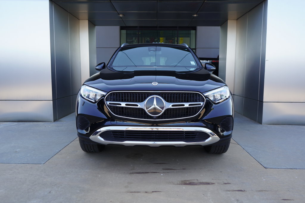Used 2024 Mercedes-Benz GLC 300 4MATIC image 4