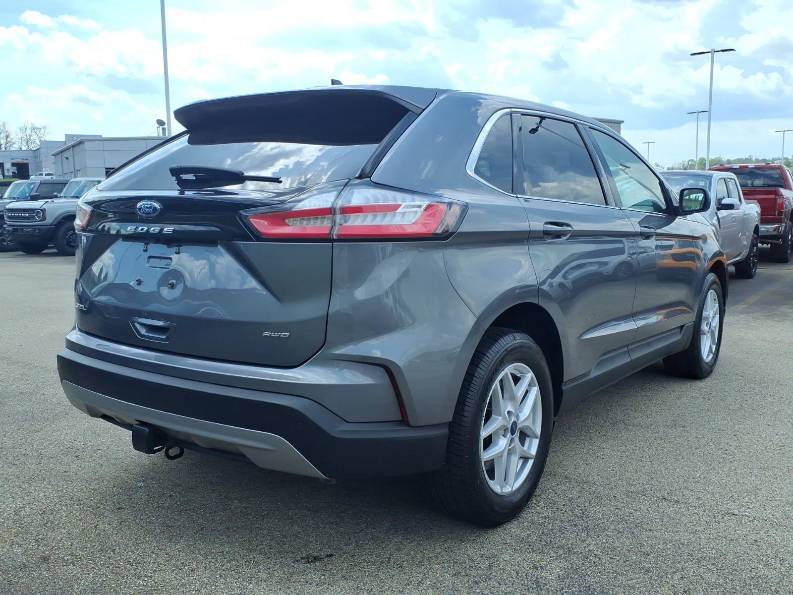 Certified 2022 Ford Edge SEL w/ Convenience Package AWD/4WD image 5
