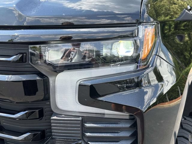 Used 2025 Chevrolet Silverado 1500 LT Trail Boss w/ Dark Appearance Package AWD/4WD image 11