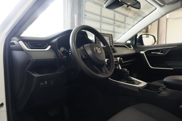 Used 2021 Toyota RAV4 XLE FWD image 10