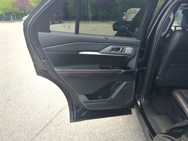 Certified 2025 Ford Explorer ST AWD/4WD image 29