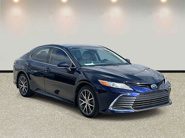 Used 2022 Toyota Camry XLE w/ Cold Weather Package image 3