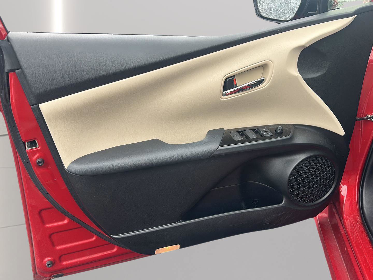 Used 2019 Toyota Prius Limited image 10