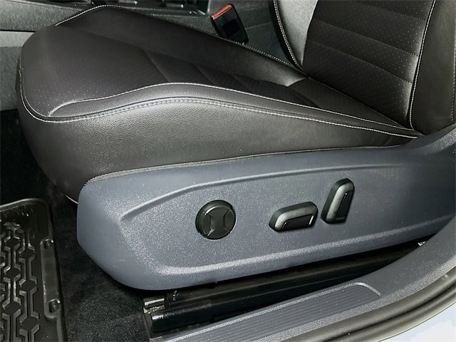 Used 2022 Volkswagen Jetta SE image 16