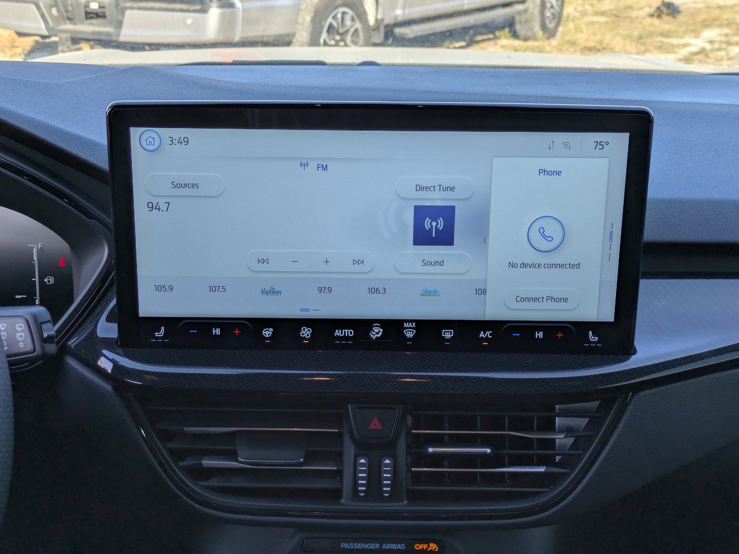 Certified 2025 Ford Escape ST-Line w/ Tech Pack #1 image 17