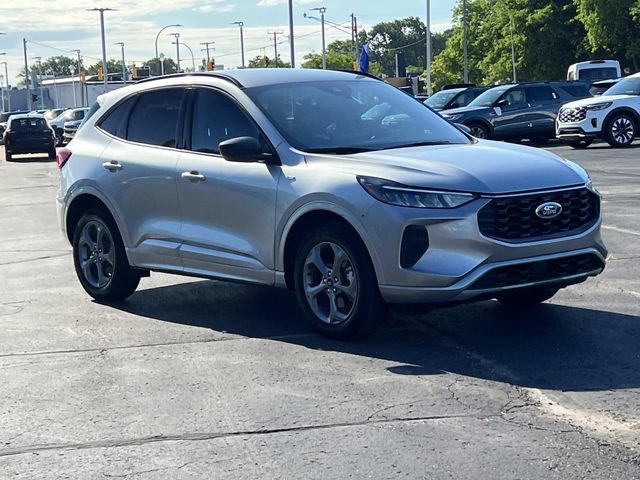 Certified 2023 Ford Escape ST-Line w/ Tech Pack #1 AWD/4WD image 7