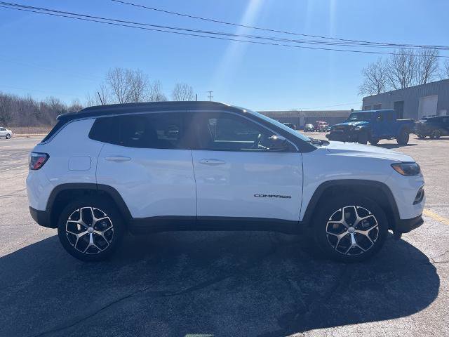 Used 2024 Jeep Compass Limited image 7