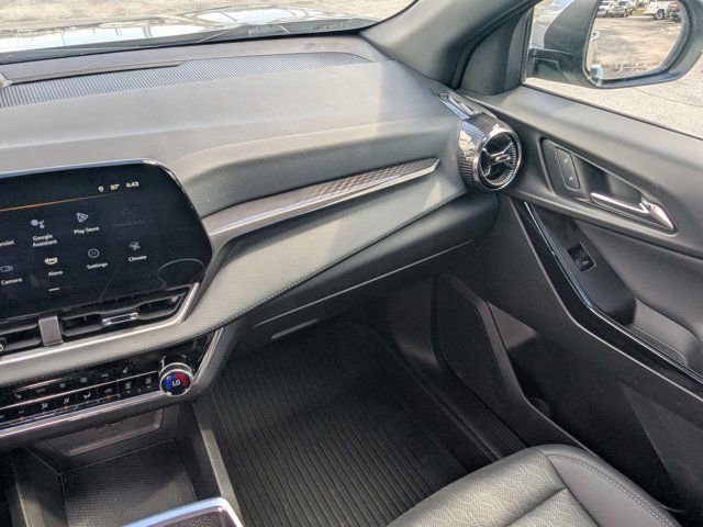 Used 2025 Chevrolet Equinox LT w/ Convenience Package II image 18