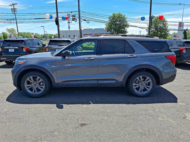 Certified 2023 Ford Explorer XLT w/ Equipment Group 202A AWD/4WD image 7