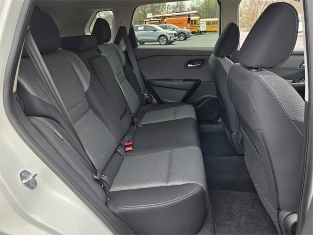 Used 2021 Nissan Rogue SV image 15