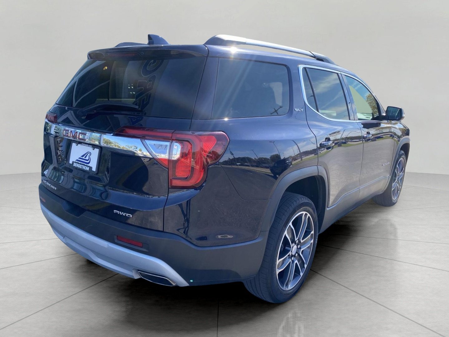 Used 2021 GMC Acadia SLT w/ Preferred Package AWD/4WD image 8