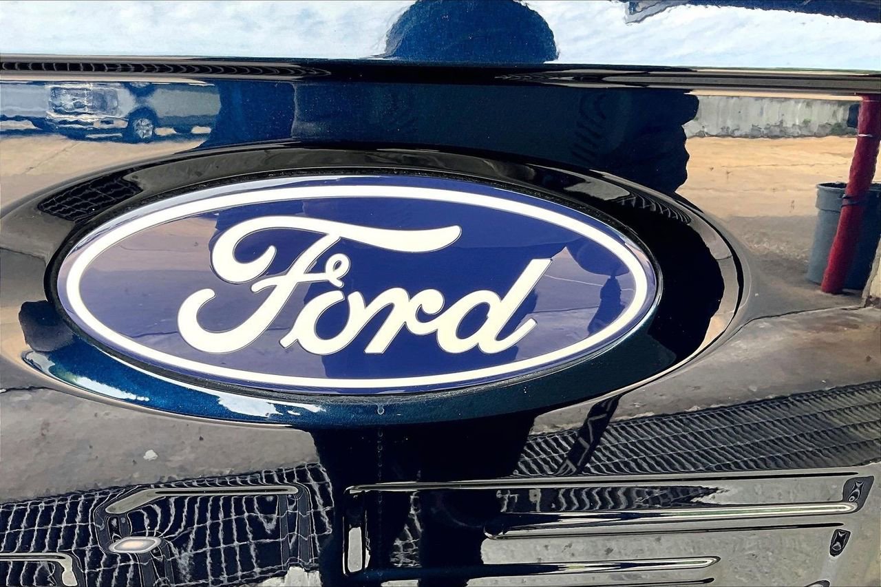 Certified 2024 Ford F150 Lariat w/ FX4 Off-Road Package AWD/4WD image 31