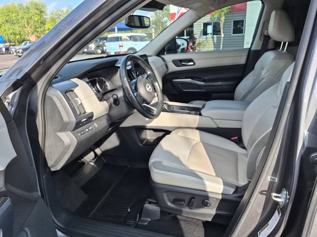 Used 2022 Nissan Pathfinder SL w/ Lighting Package (N92) AWD/4WD image 11
