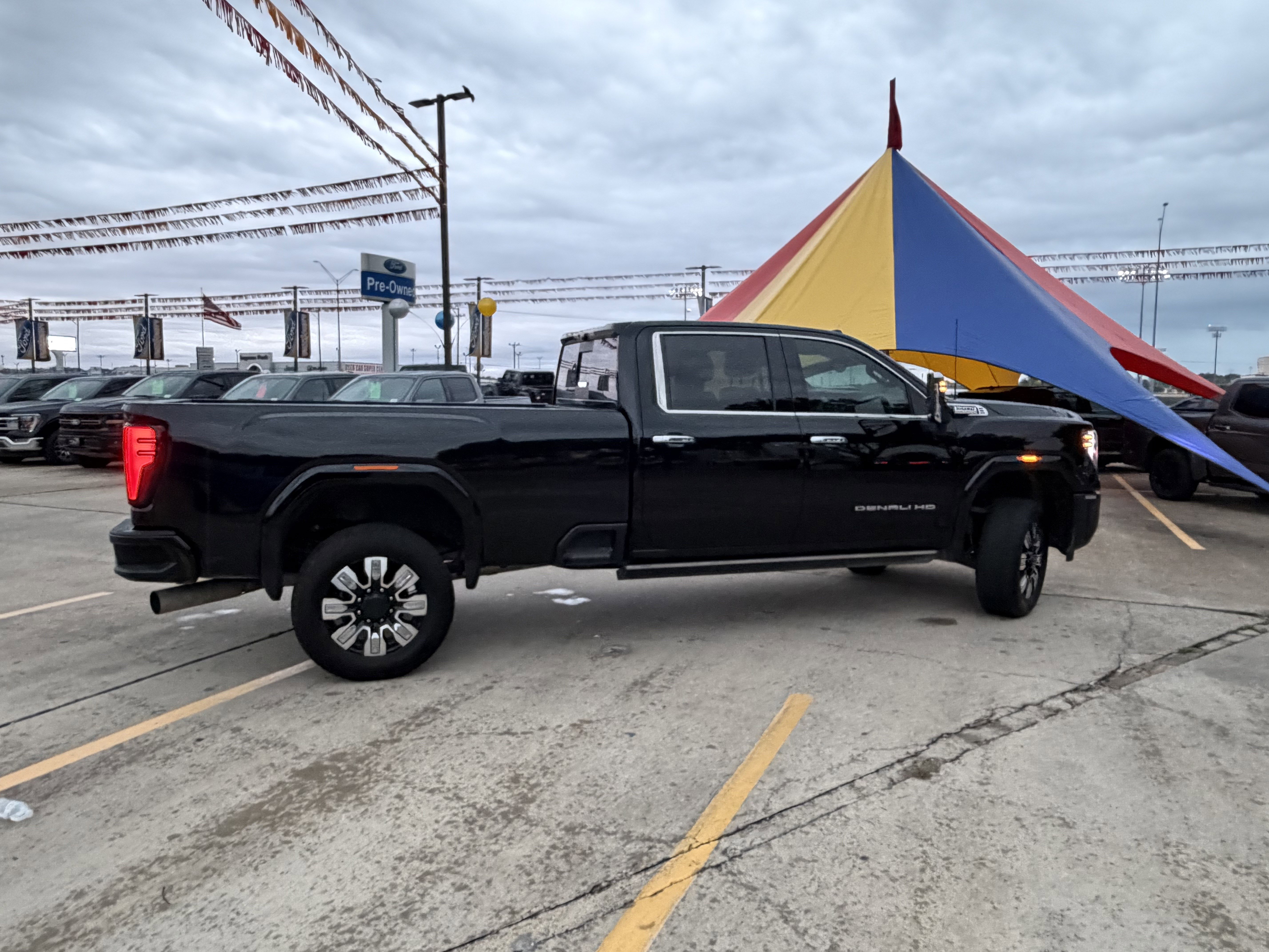 Used 2025 GMC Sierra 3500 Denali w/ Denali Reserve Package AWD/4WD image 6