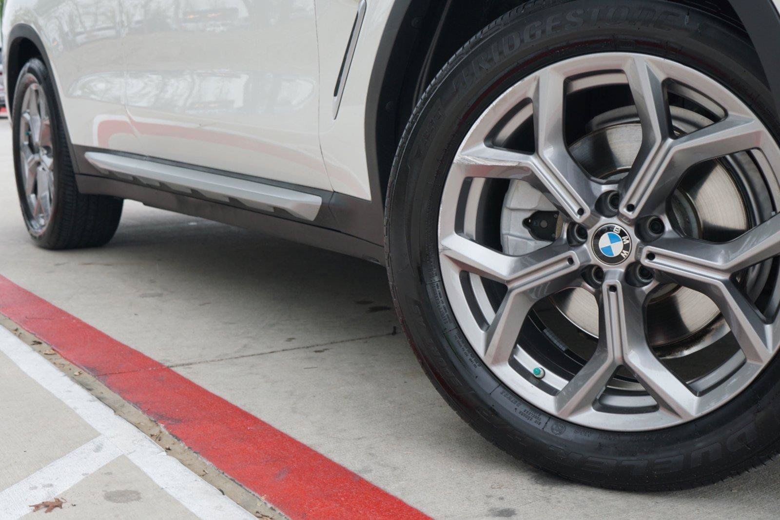 Used 2023 BMW X3 xDrive30i w/ Convenience Package AWD/4WD image 2