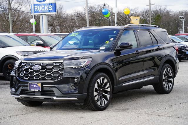 Certified 2025 Ford Explorer Platinum w/ LUX Leather Package AWD/4WD image 3