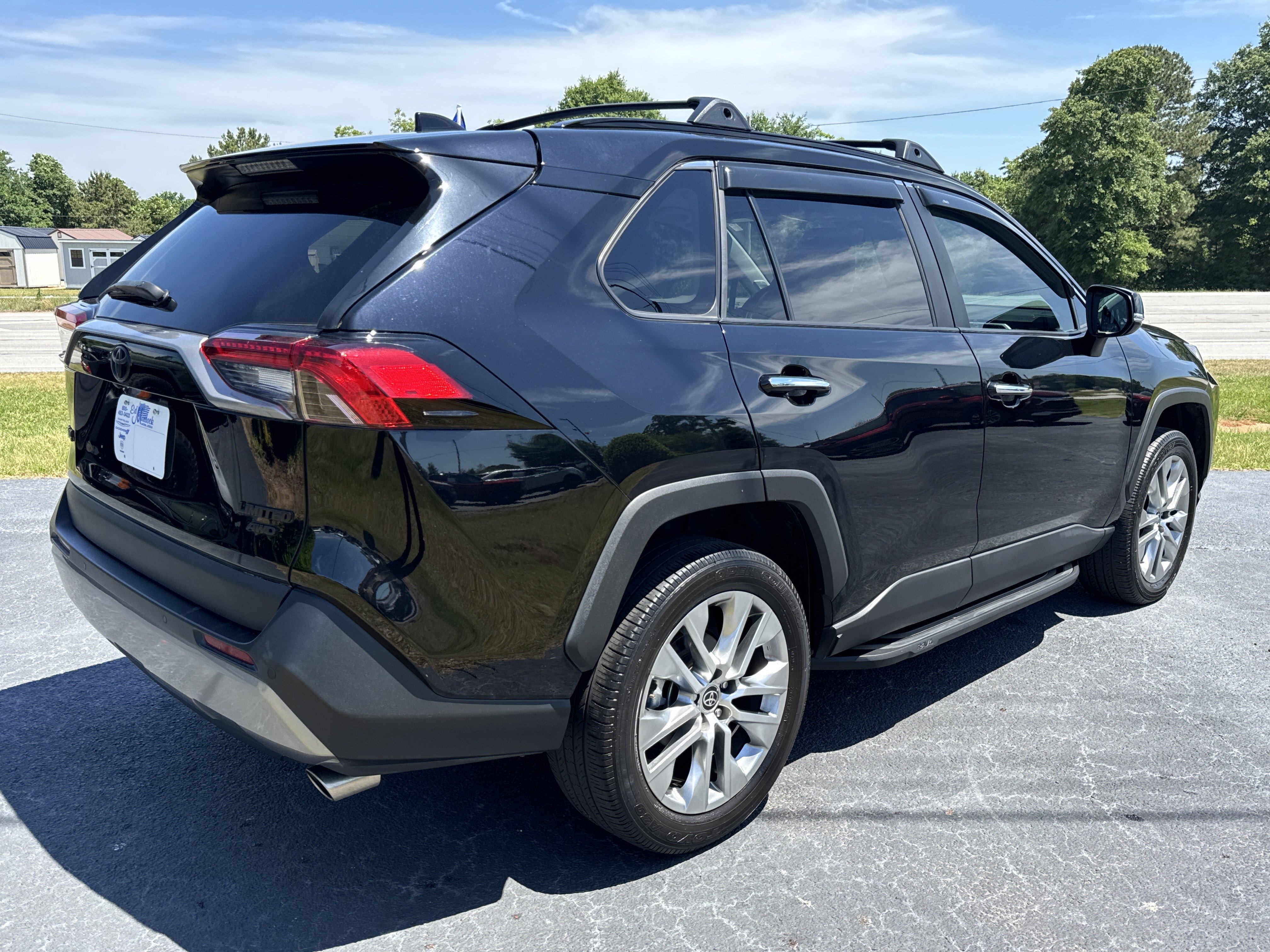 Used 2023 Toyota RAV4 Limited w/ Limited Grade Weather Package AWD/4WD image 5