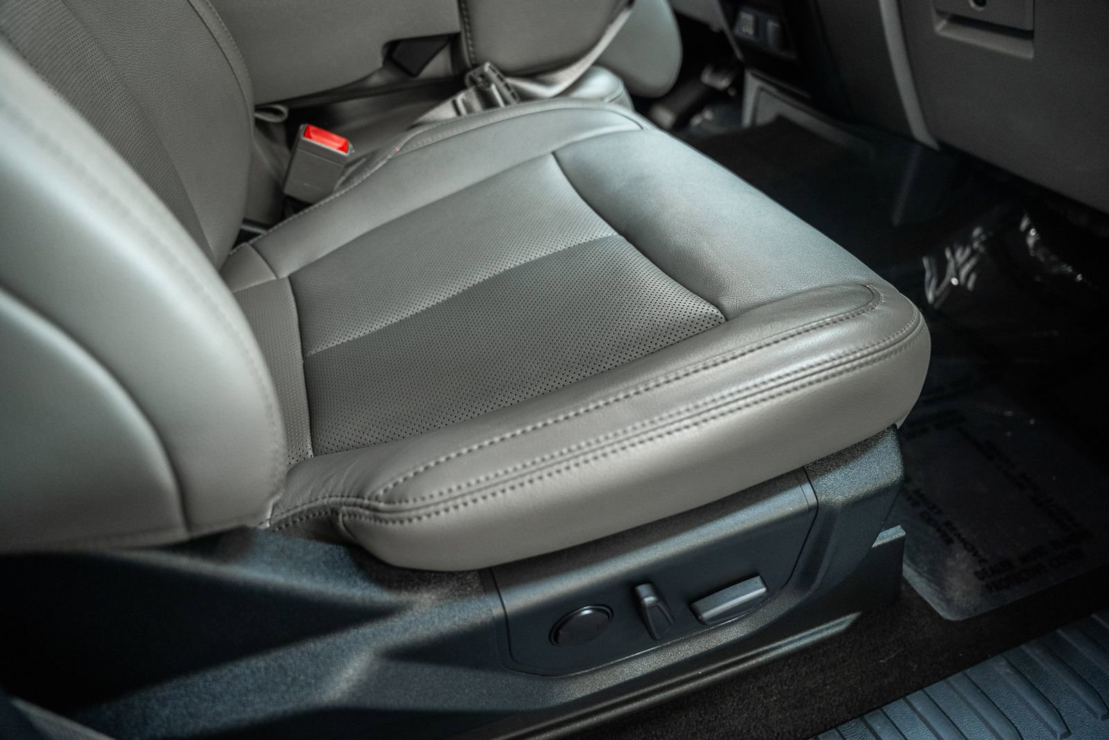 Certified 2020 Ford F150 Lariat image 46