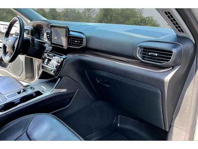 Certified 2024 Ford Explorer Limited RWD image 24